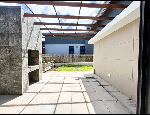 3 BEDROOM HOUSE FOR SALE IN PALM LAKES ESTATE